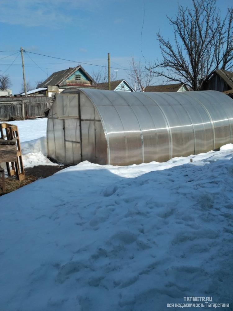 Продажа / Дома и коттеджи, Волжск, Люксембург 1-я улица, 2 300 000 Хороший бревенчатый дом с большим кирпичным пристроем в городе Волжске. Дом благоустроенный, участок ровный,... - 10