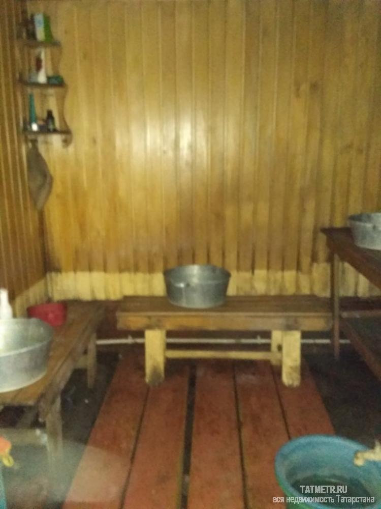 Продажа / Дома и коттеджи, Волжск, Люксембург 1-я улица, 2 300 000 Хороший бревенчатый дом с большим кирпичным пристроем в городе Волжске. Дом благоустроенный, участок ровный,... - 9