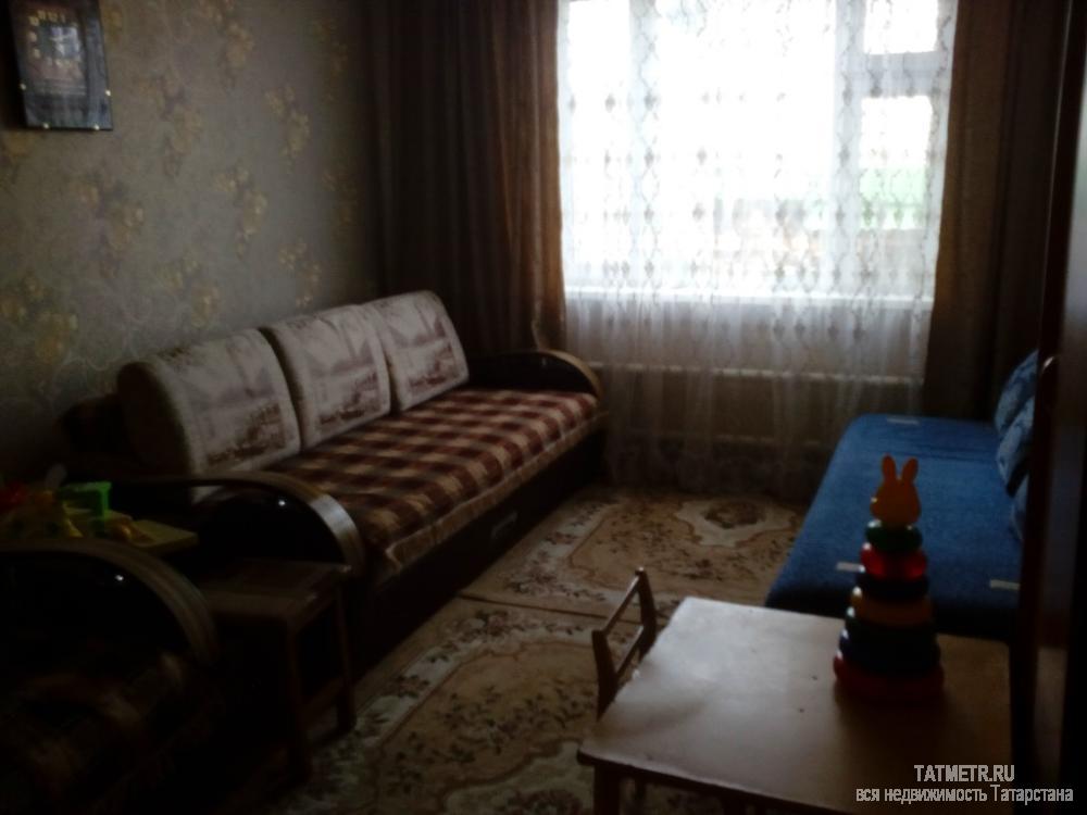 Продажа / Дома и коттеджи, Васильево, Юбилейная улица, 1 900 000 Продается хороший кирпичный дом в пгт. Васильево. В доме три комнаты: большой, светлый зал, две спальни, кухня. Окна... - 1