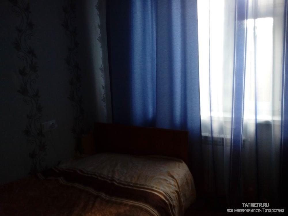 Продажа / Дома и коттеджи, Васильево, Юбилейная улица, 1 900 000 Продается хороший кирпичный дом в пгт. Васильево. В доме три комнаты: большой, светлый зал, две спальни, кухня. Окна... - 3