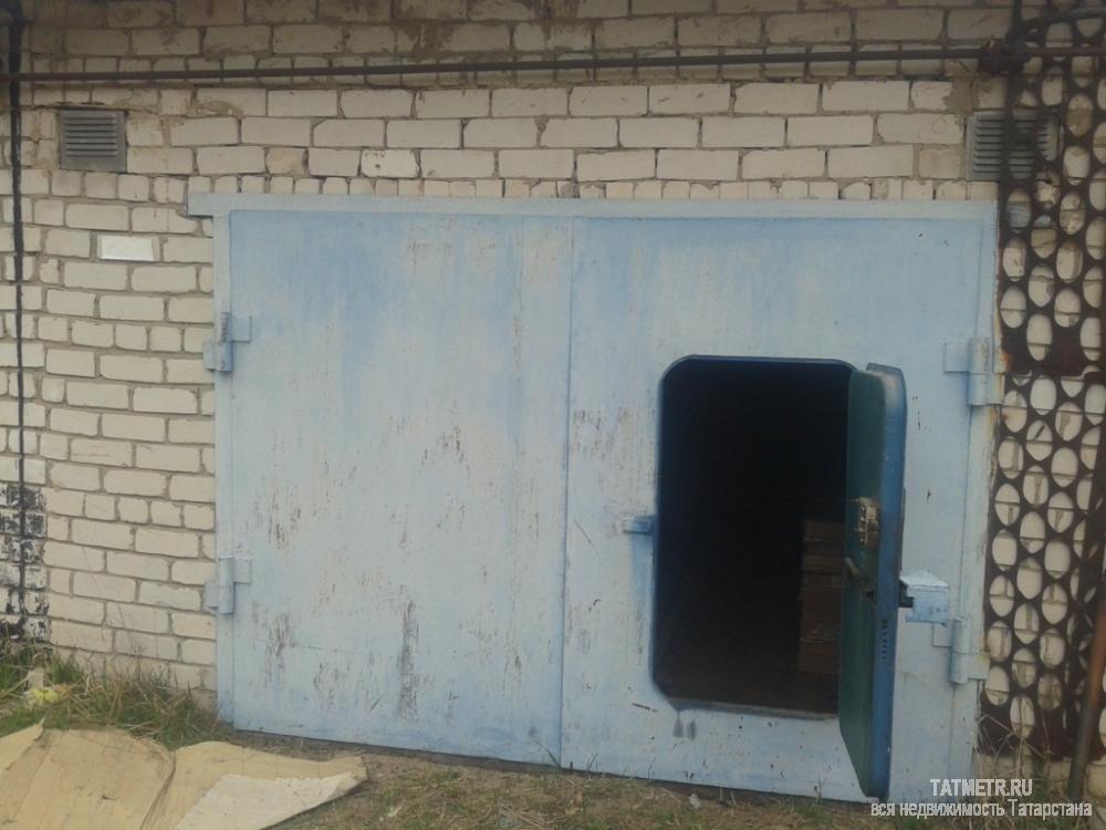 Продажа / Гаражи, Зеленодольск, ГСК Искра, 130 000 Хороший, просторный гараж в г. Зеленодольск. Есть большой, глубокий погреб. Отличные подъездные пути. Находится...