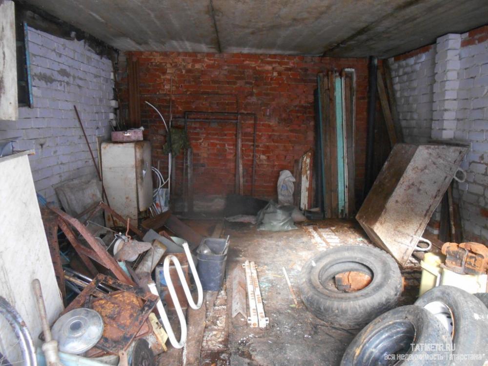 Продажа / Гаражи, Зеленодольск, 170 000 Отличный кирпичный гараж в г. Зеленодольск. Гараж сухой. Ж/б перекрытия. Полы деревянные. В гараже имеется сухой...