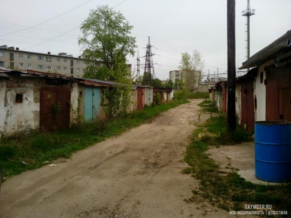 Хороший гараж в г. Зеленодольск. Гараж кирпичный, бетонированный пол, перекрытие - дерево, стандартные железные... - 1