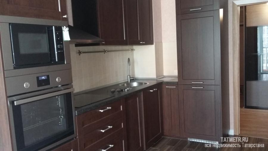Продажа / Квартиры, Альметьевск, Ленина улица, 3 500 000 Отличная квартира в новом кирпичном доме. Встроенная кухня с техникой, гардеробная, шкаф-купе. Благоустроенный...