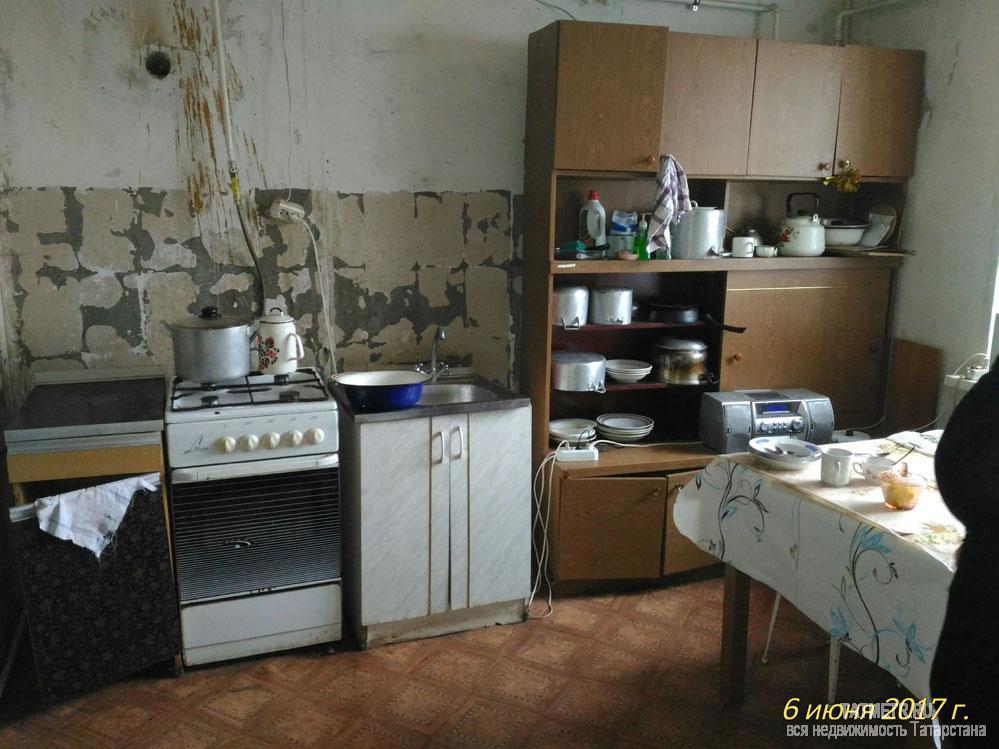 Продажа / Дома и коттеджи, Альметьевск, Волжская улица, 4 500 000 Продам кирпичный обшитый металлосайдингом жилой дом с земельным участком в ДОСААФ, по ул.Волжская, имется 2 бани, 2... - 4