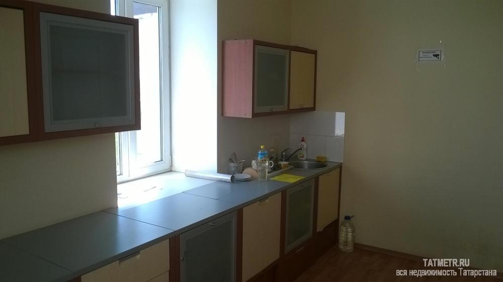 Коммерческая / Аренда / Офисы, Казань, Вишневского улица, 67 500 'Сдается в аренду офисное помещение площадью 150 кв.м по 450 руб./м.кв, в здании, расположенном на одной из...
