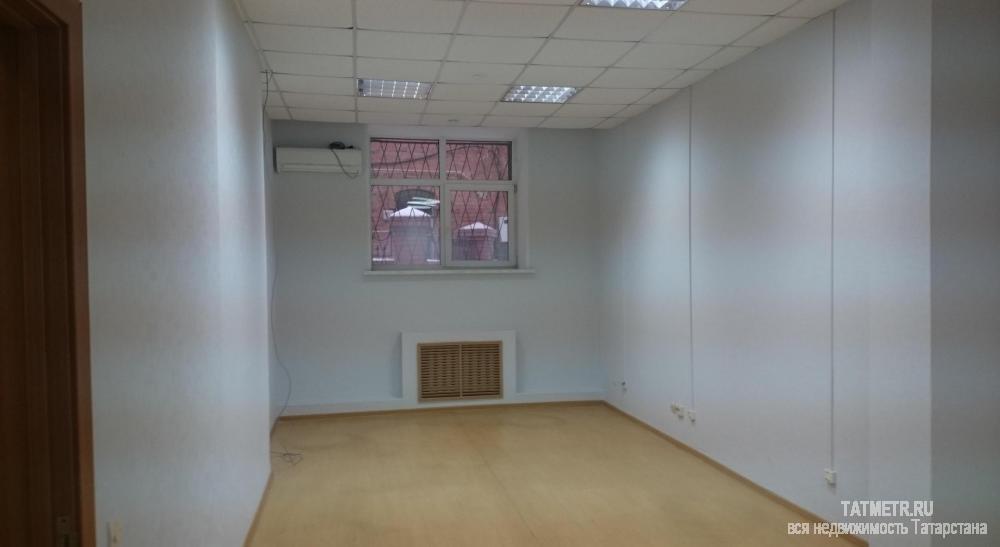 Коммерческая / Аренда / Офисы, Казань, Петербургская улица, 54 505 Казань, Вахитовский, Петербургская улица, 42 Сдаю Офис общ. пл. 99.1 цоколь Сдается в аренду офисное помещение в... - 1