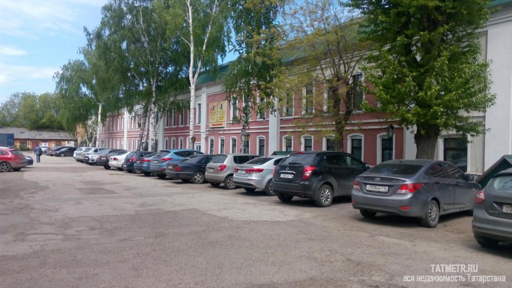 Коммерческая / Аренда / Офисы, Казань, Адмиралтейская улица, 55 850 Сдаются помещения в БЦ Адмиралтейский. Общей площадью 996 кв.м. Большая парковка Тихий район Возможность ремонта... - 1