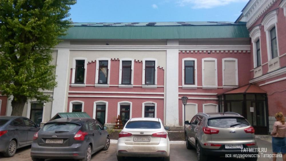 Коммерческая / Аренда / Офисы, Казань, Адмиралтейская улица, 82 350 Сдаются помещения в БЦ Адмиралтейский. Общей площадью 183 кв.м. Большая парковка Тихий район Возможность ремонта...