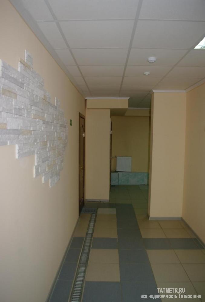 Коммерческая / Аренда / Офисы, Казань, Некрасова улица, 27 900 Аренда помещения! Сдаются офисы в БЦ на ул.Некрасова площадью 37,2 кв.м. по 550 руб/м.кв. КЭУ входит в стоимость,... - 1