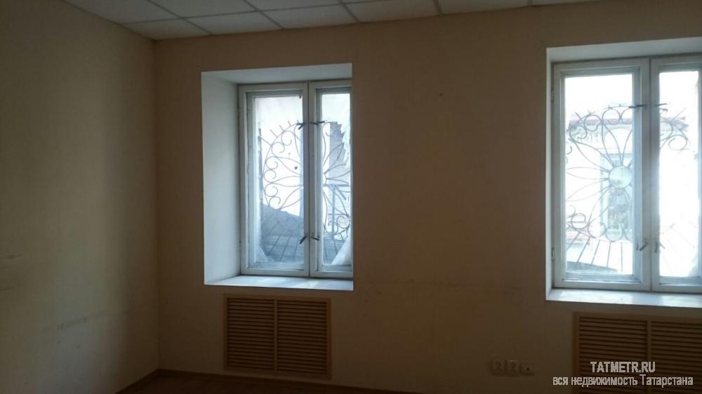 Коммерческая / Аренда / Торговые помещения, Казань, Пушкина улица, 215 930 Сдается помещение свободного назначения 166,1 кв/м. Центральная улица города. Хороший автомобильный и пешеходный... - 3