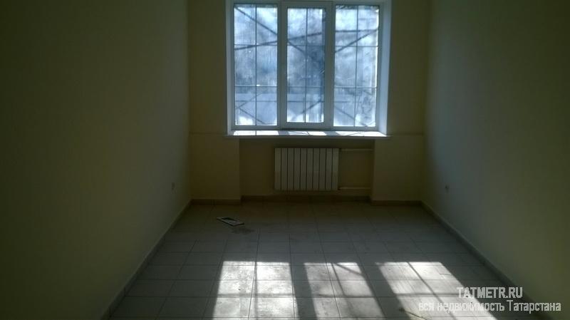 Коммерческая / Продажа / Офисы, Казань, Октябрьская улица, 60 000 000 Продается здание с земельным участком в Московском районе города. Живописное и уютное место недалеко от станции метро... - 3