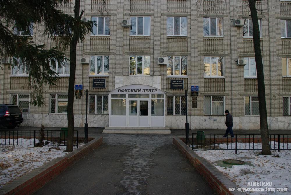 Коммерческая / Продажа / Офисы, Казань, Аделя Кутуя улица, 176 520 000 Продается отдельно стоящее здание на первой линии в Советском районе Высокий пешеходный и автомобильный трафик...