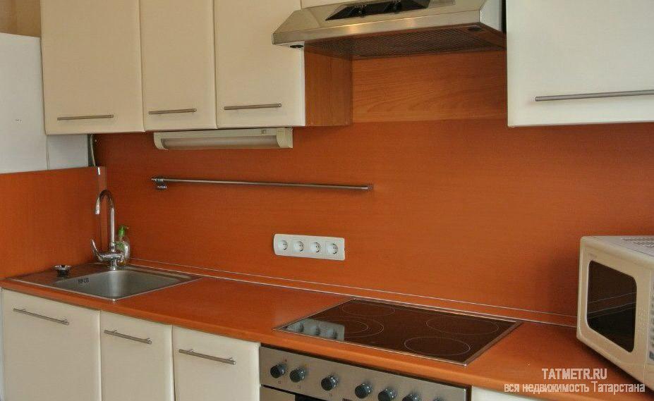 Аренда / Квартиры, Казань, Сибгата Хакима улица, 1 500 Посуточно просторная 1 ком квартира с качественным ремонтом ( Спальные места 2+2+1 , двуспальный диван в комнате и... - 3
