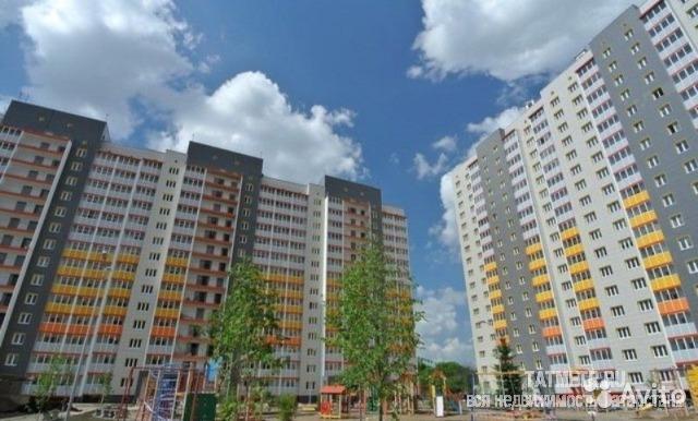Продается 1-комнатная квартира 42 кв.м., на 10-м этаже 17-этажного дома, в новом сданном доме в ЖК 'Светлая Долина',...