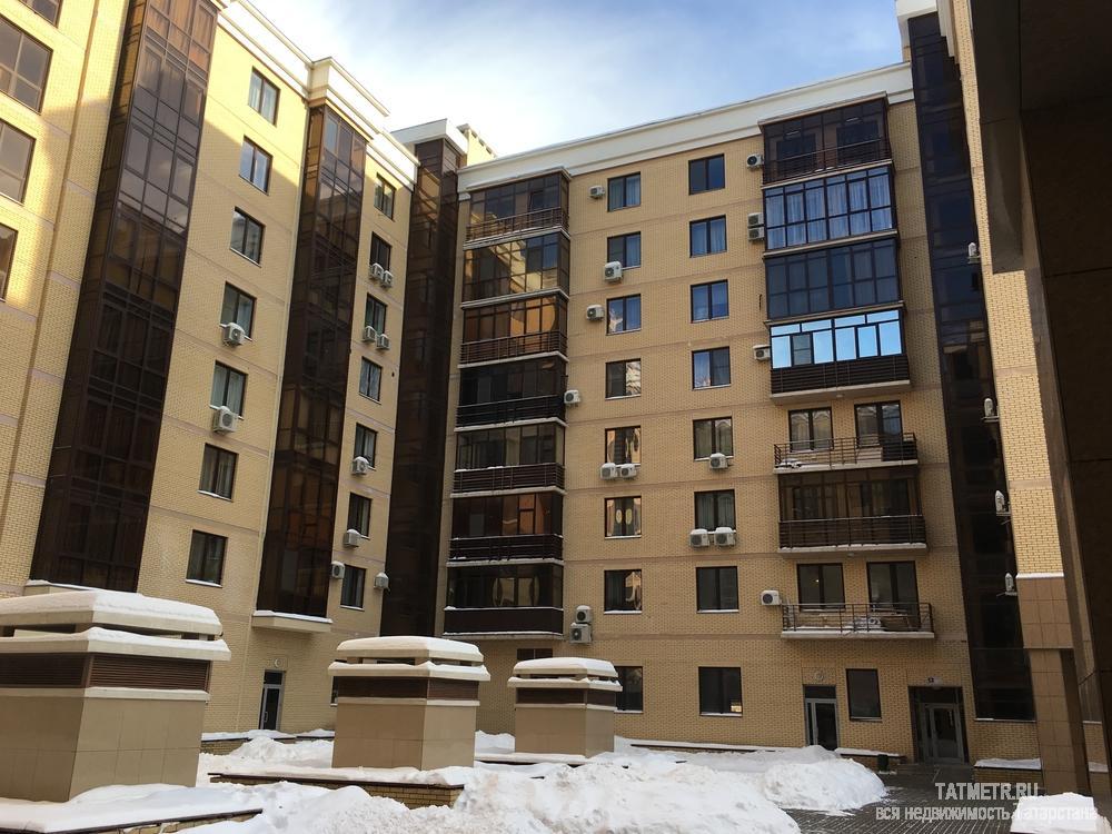 Продажа / Квартиры, Казань, Тулпар улица, 8 900 000 Продается квартира в ЖК 21 век, на 8 этаже 8-этажного дома. Общая площадь - 140 кв. м. кухня -студия 30 кв. м. 3... - 2