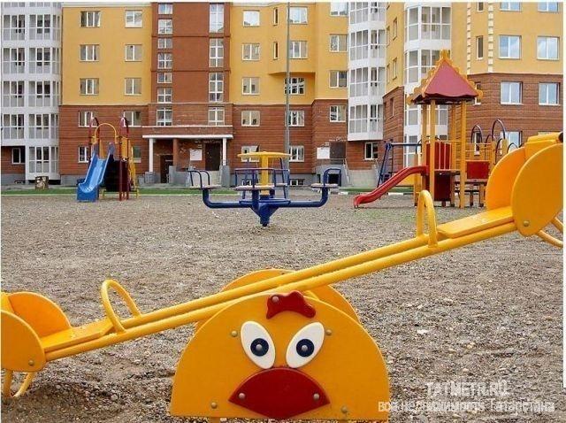 Продажа / Квартиры, Казань, Тулпар улица, 4 980 000 Продается квартира в ЖК «21 век», на 8 этаже 8-этажного дома. Общая площадь - 55 кв.м. кухня -студия 17,4 кв.м.... - 2