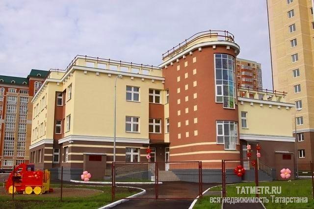 Продажа / Квартиры, Казань, Тулпар улица, 4 980 000 Продается квартира в ЖК «21 век», на 8 этаже 8-этажного дома. Общая площадь - 55 кв.м. кухня -студия 17,4 кв.м.... - 3