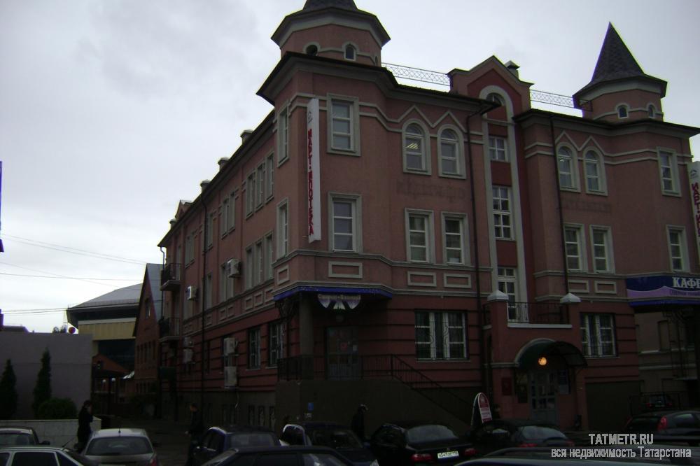 Коммерческая / Аренда / Офисы, Казань, Петербургская улица, 180 000 Аренда помещения, расположенного , в трехэтажном Административном здании, по адресу: г.Казань ул.Петербургская, д.40Б...
