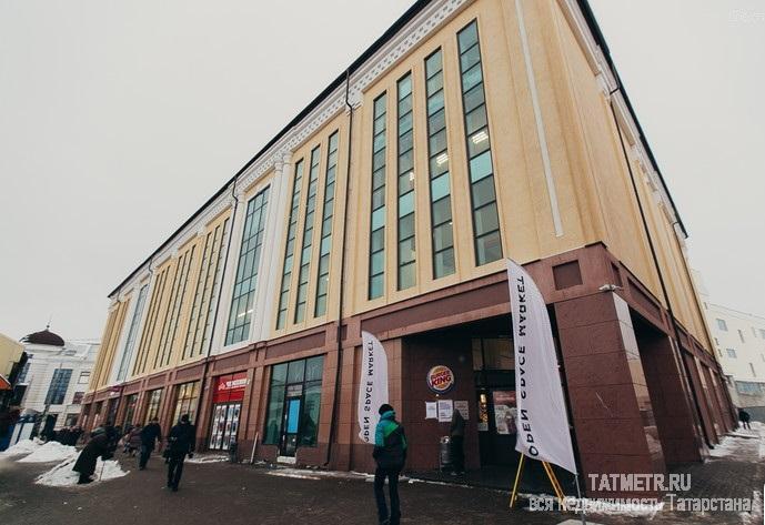 Коммерческая / Аренда / Офисы, Казань, Московская улица, 91 000 Сдается торговая площадь 130кв. в ТЦ Эталон на 2 этаже. Имеется wi-fi, телефонная линия, открытая охраняемая на 150...