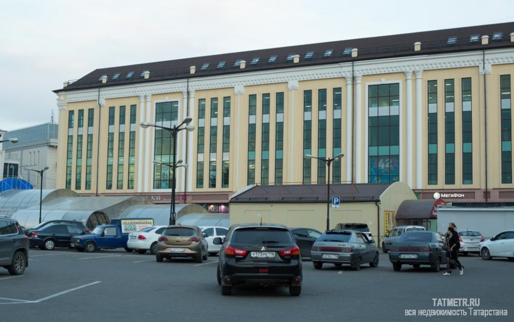 Коммерческая / Аренда / Офисы, Казань, Московская улица, 91 000 Сдается торговая площадь 130кв. в ТЦ Эталон на 2 этаже. Имеется wi-fi, телефонная линия, открытая охраняемая на 150... - 1