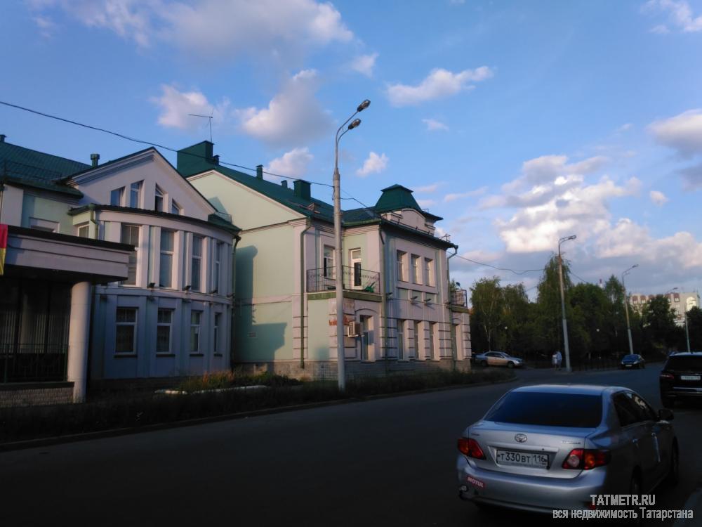 Коммерческая / Продажа / Офисы, Казань, Петербургская улица, 201 350 000 Продается 3-х этажное здание на Петербургской. Помещения оборудованы кондиционерами, имеются все необходимые...