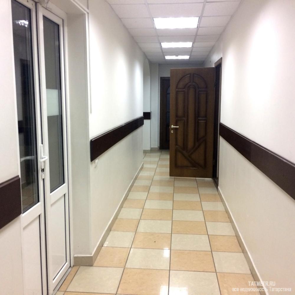 Коммерческая / Продажа / Офисы, Казань, Сафьян улица, 27 960 000 Продается 2-й и 3-й этаж 279,6кв. в уютном БЦ в центре города. Чистовая отделка, на полу плитка, на стенах светлые...