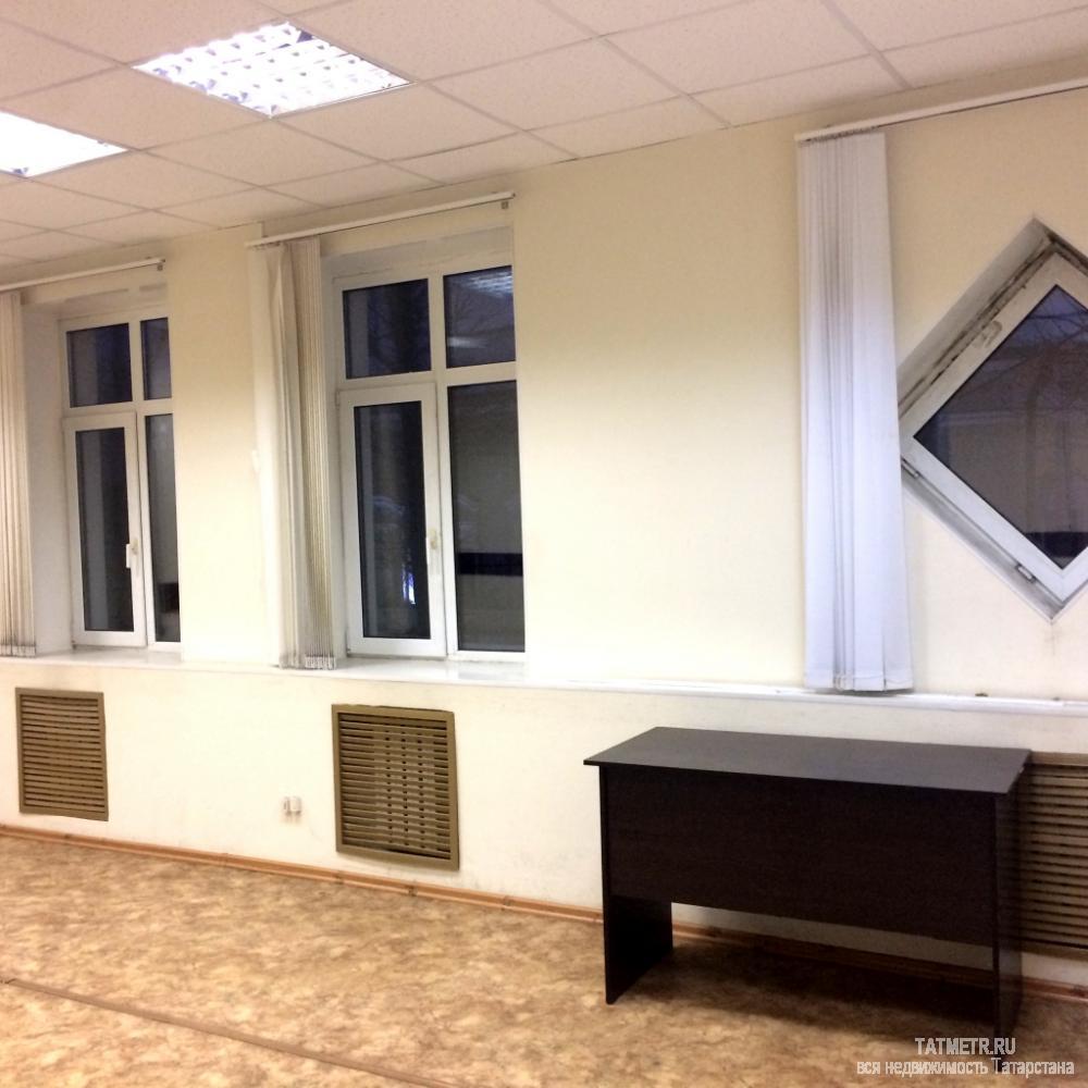 Коммерческая / Продажа / Офисы, Казань, Сафьян улица, 27 960 000 Продается 2-й и 3-й этаж 279,6кв. в уютном БЦ в центре города. Чистовая отделка, на полу плитка, на стенах светлые... - 13