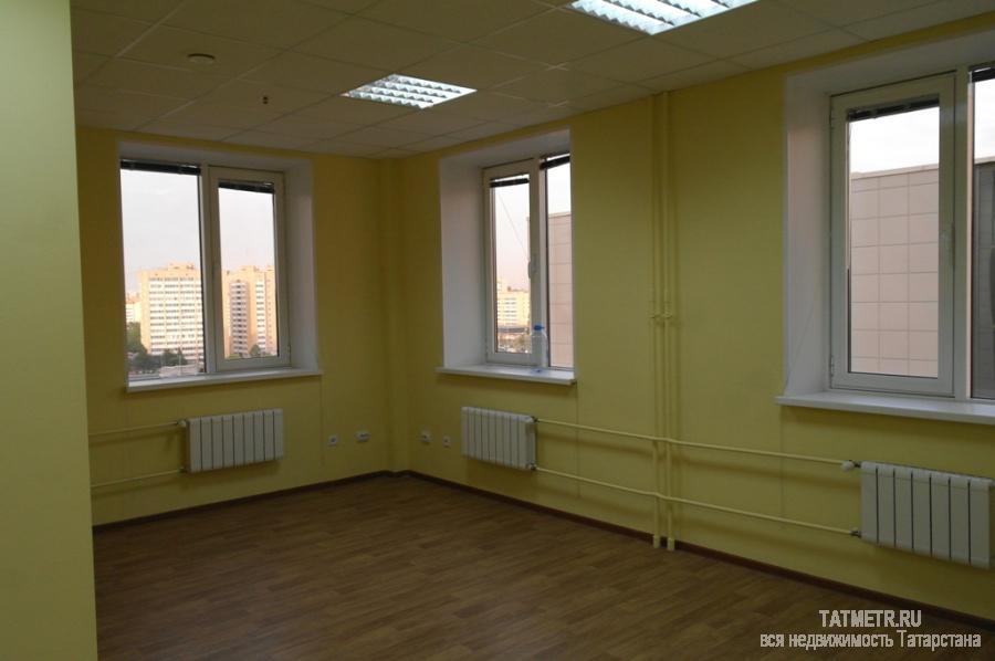 Коммерческая / Аренда / Офисы, Казань, Декабристов улица, 42 240 Сдается в аренду офис 52,8кв. в Бизнес центре класса А. В помещения качественная чистовая отделка. Стоимость арендной... - 2