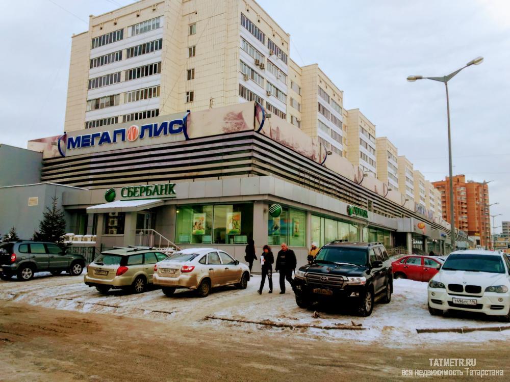 Коммерческая / Аренда / Офисы, Казань, Чистопольская улица, 270 000 Сдается в аренду помещение свободного назначения, площадью 300 кв.м. на втором этаже. Место супер-проходимое, через...