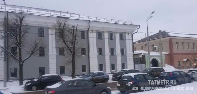 Коммерческая / Аренда / Офисы, Казань, Петербургская улица, 32 200 Сдаются помещения от 30 до 200 кв.м. В 4х этажном здании. имеется собственная парковка, охрана, коммунальные платежи...