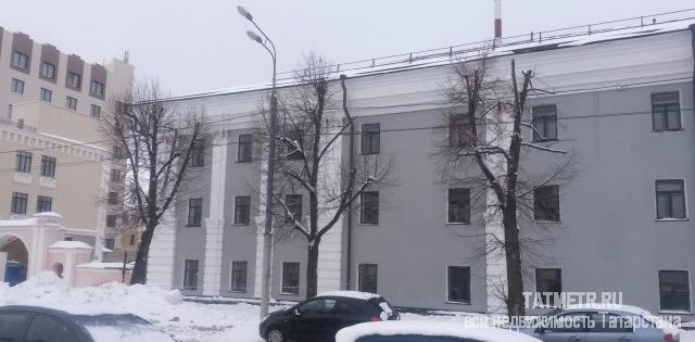 Коммерческая / Аренда / Офисы, Казань, Петербургская улица, 32 200 Сдаются помещения от 30 до 200 кв.м. В 4х этажном здании. имеется собственная парковка, охрана, коммунальные платежи... - 1
