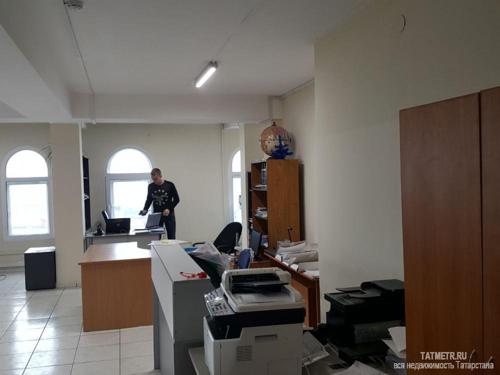 Коммерческая / Аренда / Офисы, Казань, Галиаскара Камала улица, 51 000 Сдается офис 68кв.м. в Вахитовском районе на 1м этаже. Хороший ремонт, светлое помещение без перегородок, оборудовано...