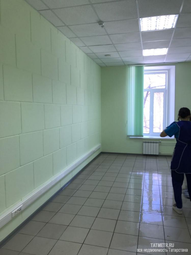 Коммерческая / Аренда / Офисы, Казань, Николая Ершова улица, 18 000 Сдается 18кв.м. на 2м этаже в БЦ на ул. Ершова. Готовая чистовая отделка,кабинетная система (кабинеты площадью от... - 2