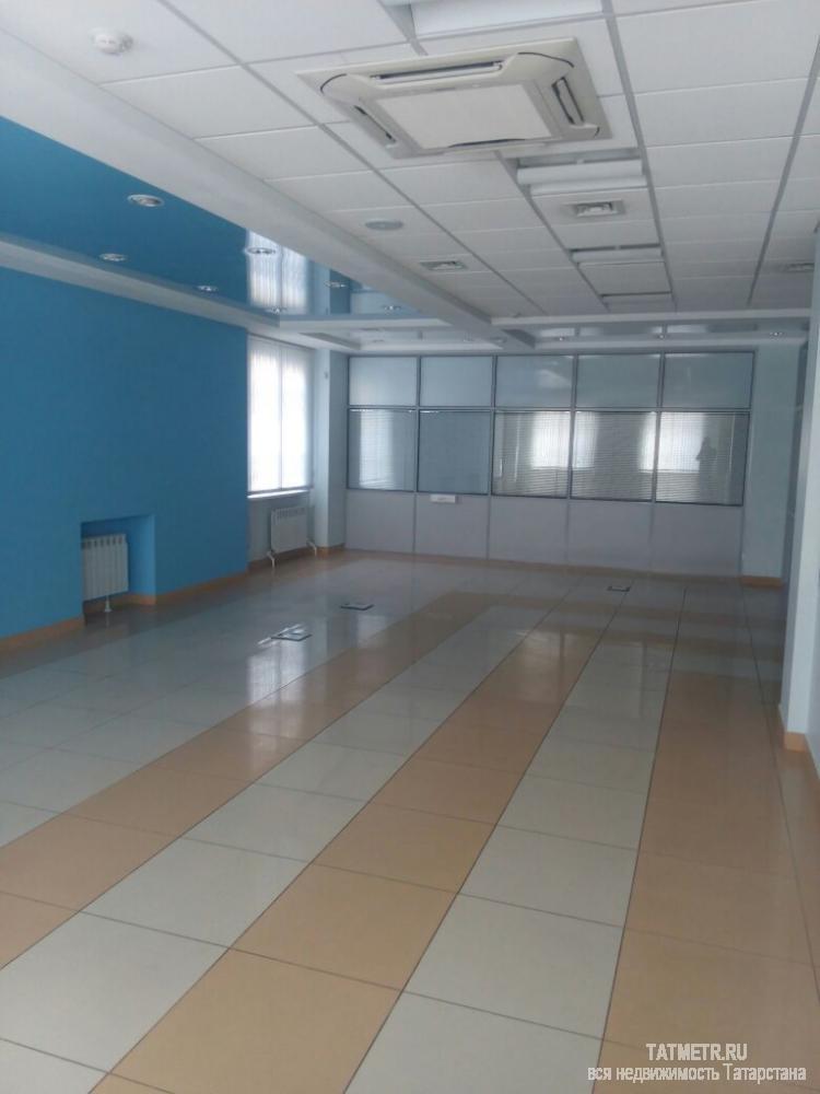 Коммерческая / Аренда / Офисы, Казань, Тази Гиззата улица, 336 000 Сдается помещение под банк в самом центе Казани на первой линии. Развитая инфраструктура , рядом офисы, ресторан,... - 4