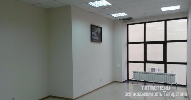 Коммерческая / Аренда / Офисы, Казань, Тази Гиззата улица, 12 500 Сдается офис 25кв. в Вахитовском районе. Светлые кабинеты. евро-ремонт, лифт, круглосуточная охрана, высота потолков...