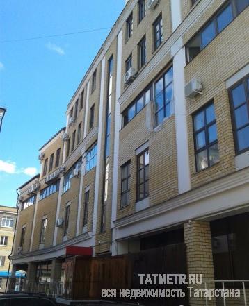 Коммерческая / Аренда / Офисы, Казань, Тази Гиззата улица, 12 500 Сдается офис 25кв. в Вахитовском районе. Светлые кабинеты. евро-ремонт, лифт, круглосуточная охрана, высота потолков... - 10