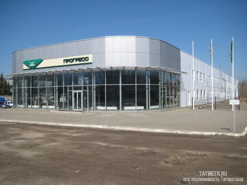Коммерческая / Аренда / Офисы, Казань, Автосервисная улица, 500 000 Здание автосалона с автосервисом общей и офисными помещениями площадью 2 926 кв.м. и земельный участок площадью 22...