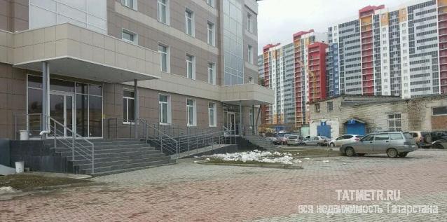 Коммерческая / Аренда / Офисы, Казань, Гвардейская улица, 10 000 Сдаем офисные помещения в офисном центре на улице Гвардейской. Офисный центр построен 2016 году из современных... - 2