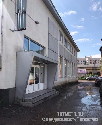 Коммерческая / Аренда / Офисы, Казань, Волочаевская улица, 160 000 Сдам помещение свободного назначение. Бывший автосалон, выставочный зал на 10-15 автомобилей. Въезд-выезд автомобилей...