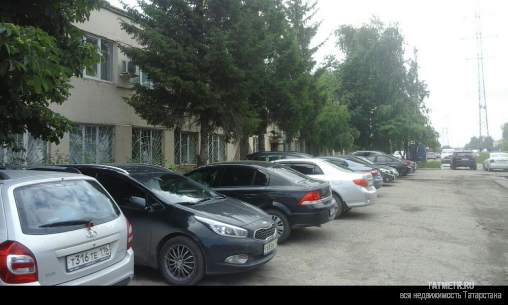 Коммерческая / Аренда / Офисы, Казань, Техническая улица, 12 250 По адресу Техническая 52, сдается офисное помещение 25 м². Цена 490 руб. квадрат. Помещение после ремонта, пропускная... - 3