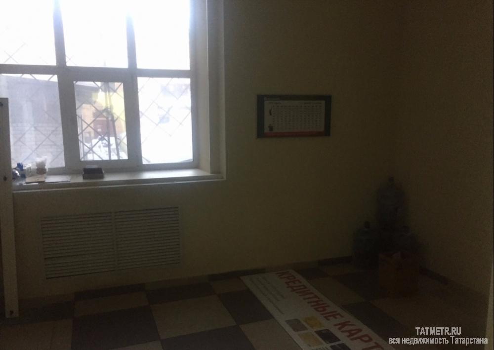Коммерческая / Аренда / Офисы, Казань, Татарстан улица, 136 000 Предлагаем Вам помещение в аренду, расположенное в центре города Казань на первой линии. 1 этаж общей площадью... - 15