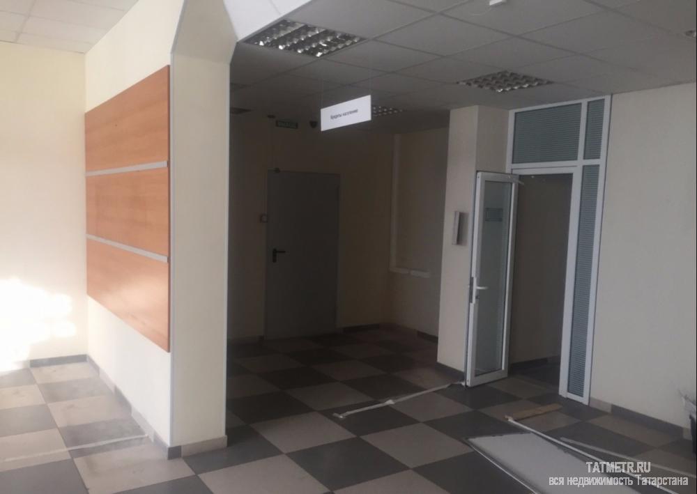 Коммерческая / Аренда / Офисы, Казань, Татарстан улица, 136 000 Предлагаем Вам помещение в аренду, расположенное в центре города Казань на первой линии. 1 этаж общей площадью... - 7