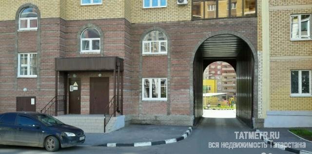 Коммерческая / Аренда / Офисы, Казань, Баки Урманче улица, 60 000 Помещение находится на 1 этаже первой линии в новом 630 квартирном жилом доме около проходной арки. Во дворе...