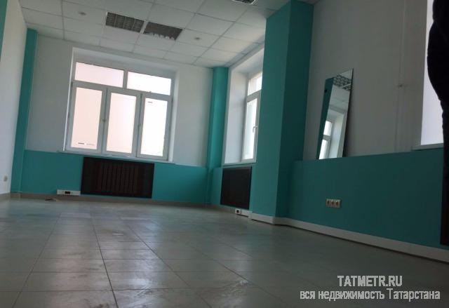 Коммерческая / Аренда / Торговые помещения, Казань, Качалова улица, 30 000 Сдам в аренду торговую площадь на длительный срок в центре города. Отдельная входная группа, свой сан.узел. Отличное...