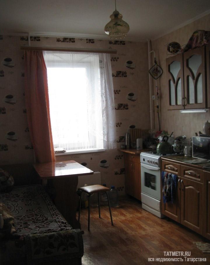 Продажа / Квартиры, Елабуга, Автомобилистов улица, 1 570 000 Однокомнатная квартира, 4 мкр. Солнечная сторона: восход с балкона, заход в окнах комнаты и кухни. Санузел...