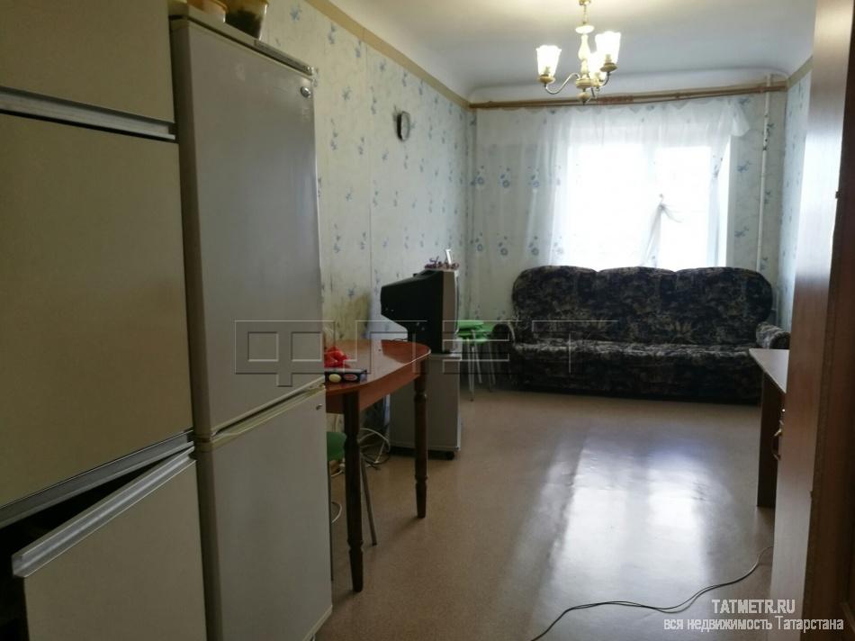 Продажа / Комнаты, Казань, Академика Королева улица, 900 000 Продаю отличную, большую комнату в коммуналке 16,5 кв.м. Комната с хорошим косметическим ремонтом, пластиковое окно,... - 1