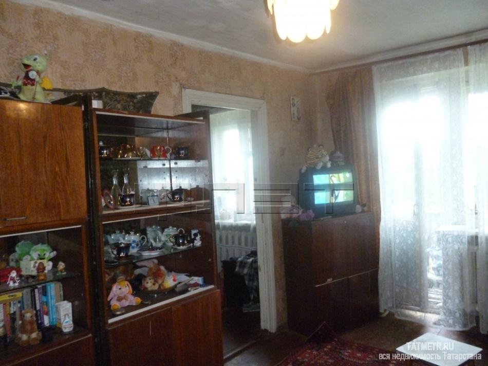 Продажа / Квартиры, Зеленодольск, Космонавтов улица, 1 280 000 Зеленодольск, город, ул. Космонавтов, д.5. Продается двухкомнатная хрущевка на пятом этаже пятиэтажного дома. Балкон...