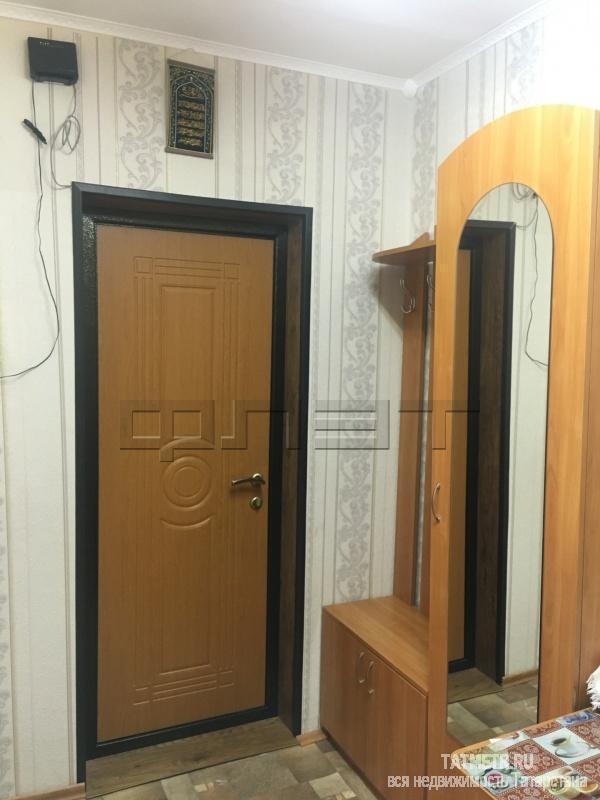 Продажа / Комнаты, Казань, Ново-Азинская улица, 990 000 Продаю комнату на 1 (высоком) этаже 5 этажного кирпичного общежития по ул. Ново-Азинская д.47. При входе - консьерж,... - 8