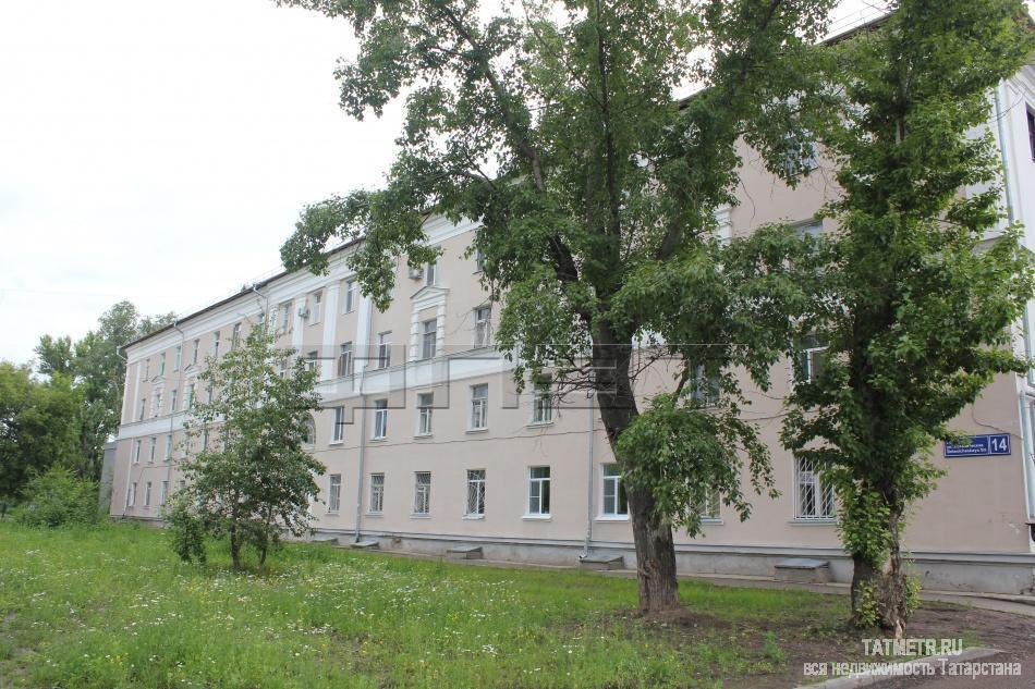 Продажа / Комнаты, Казань, Ботаническая улица, 970 000 Продается комната в центре города Казань! Жилая площадь - 19 кв.м. Большая светлая комната разделена на две части,... - 10